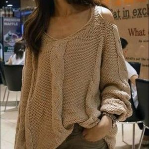 LOOKBOOKSTORE OFFSHOULDER SWEATER SIZE 8